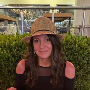 Meet your Posher, Melissa